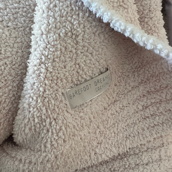 Barefoot Dreams CozyChic Cream Throw - Picture 2 of 3